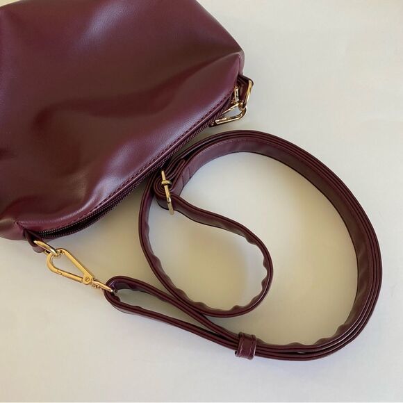 Plum Crossbody - New without tags - Picture 4 of 5